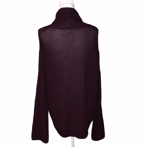 IN San Fransisco black and maroon cut out sweater - Picture 3 of 8